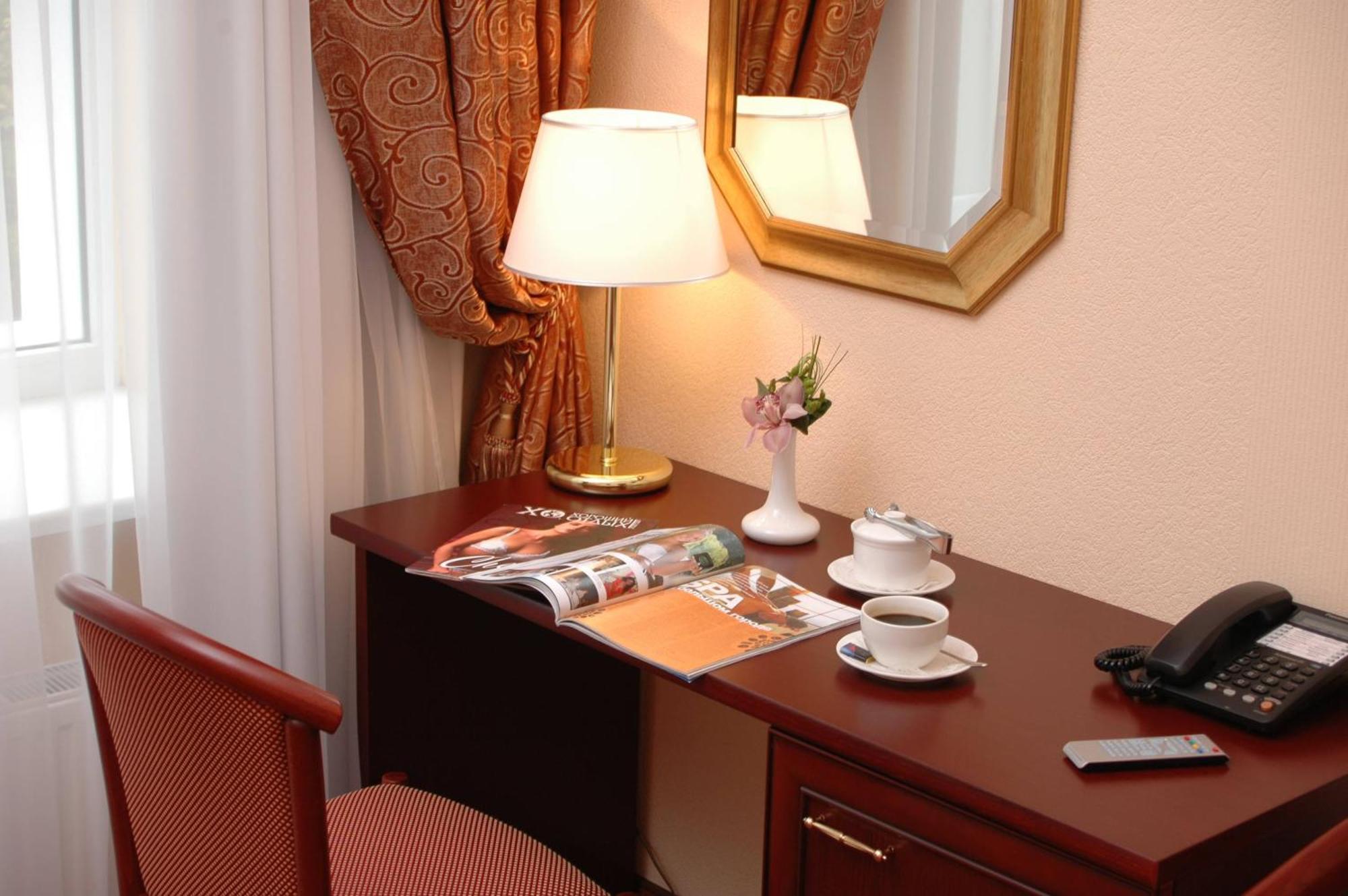 Aurora Premier Hotel Kharkiv Ruang foto